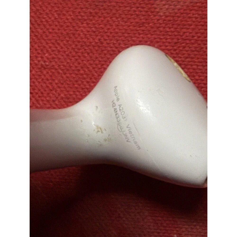 Apple AirPods 2nd generation w/case PARTS REPAIR READ A1602 A2031